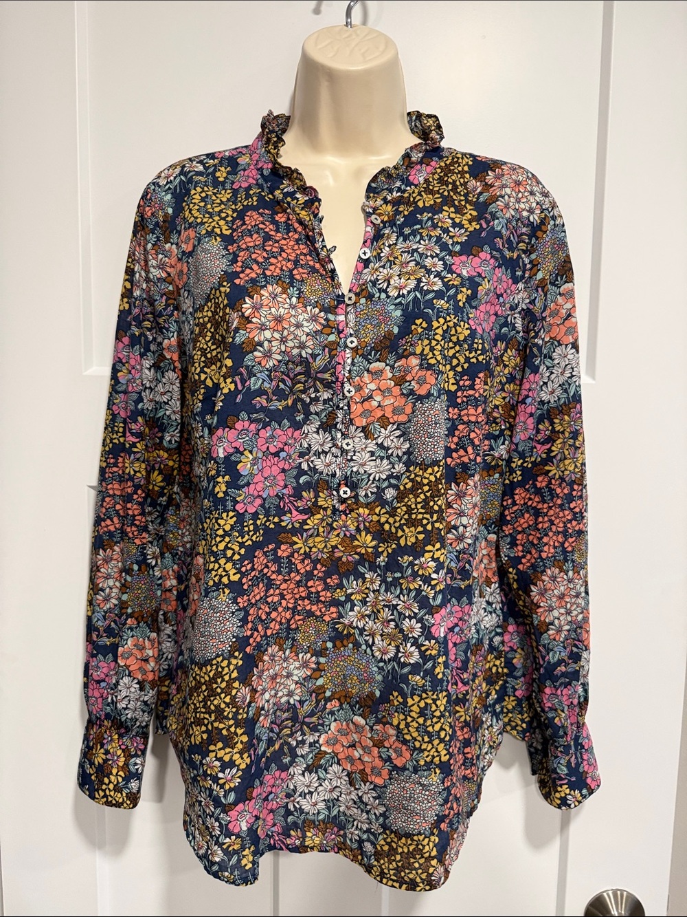 Talbots Floral Ruffle-Neck Button-Front Floral Medium